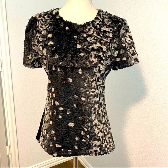 NWOT  BCBG MAXAZRIA Faux Fur Leopard Animal Print Beautiful Back Zipper Top S - Picture 1 of 9